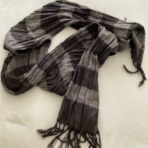TWO-TONE GRAY SCARF